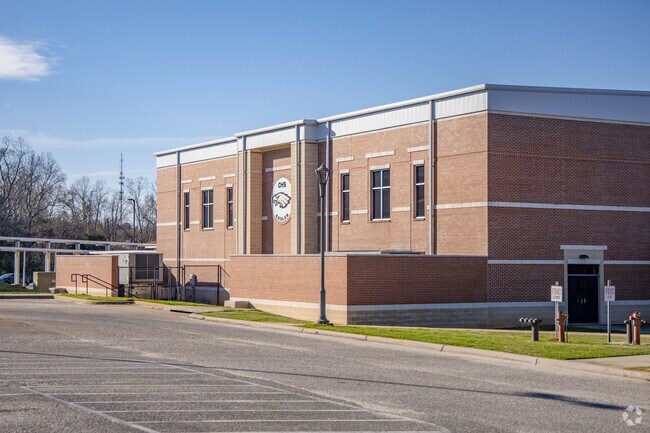 Carroll High School serves grades 9-12 in Ozark with a B+ grade on Niche.