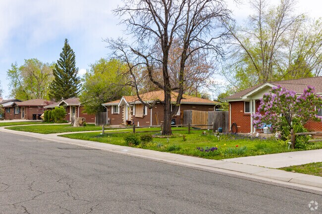 Small brick ranch homes with gabled roofs are popular in Far Horizons.