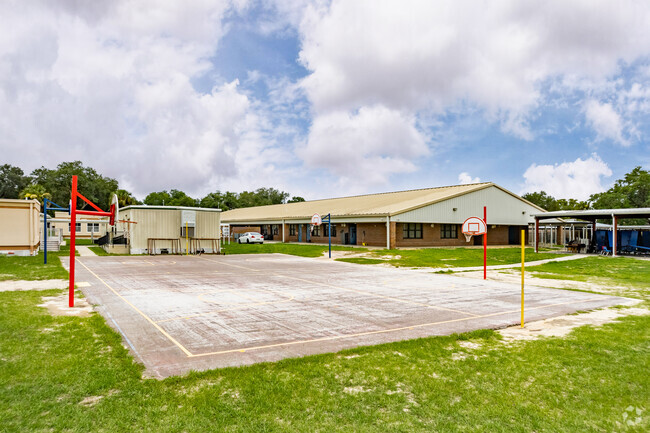 Fruitland Park Elementary school's basketball court in Fruitland Park, FL