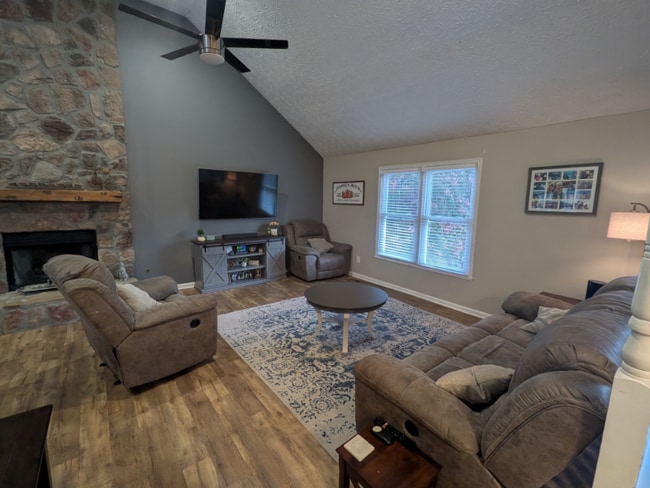 5845 Shadewater Dr, Cumming, GA 30041 - photo 2