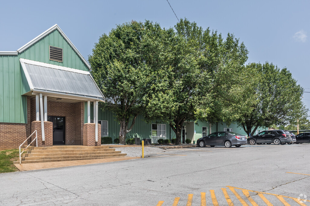 H. W. Byers High School home of the Lions serves students in Holly Springs.