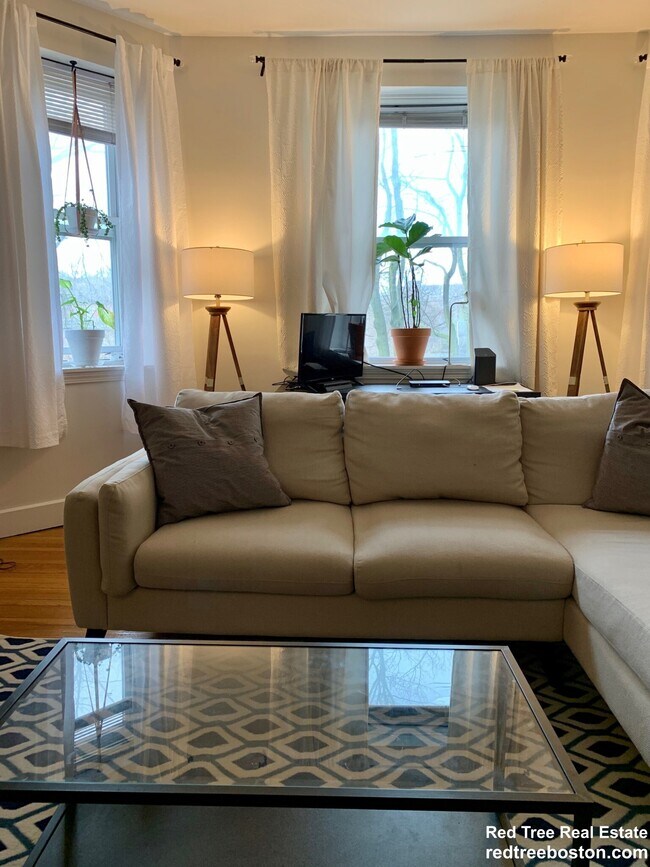 21 Westbourne Terrace Unit 1, Brookline, MA 02446