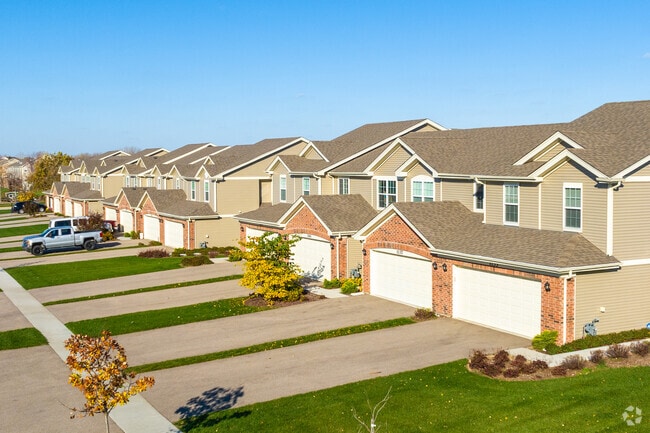 Oakwood Hills has townhouses available for those who prefer less maintenance.