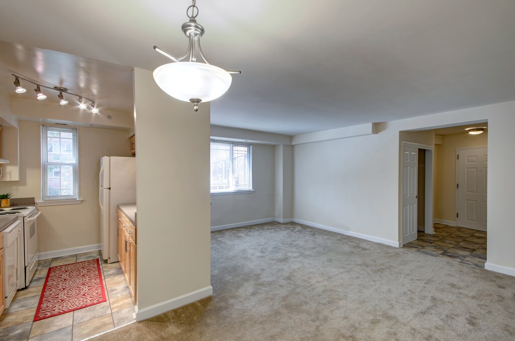 For Rent Barclay Apartments and Fairfax Court 4700 4716 Bradley Blvd For Rent Barclay Apartments and Fairfax Court 4700 4716 Bradley Blvd