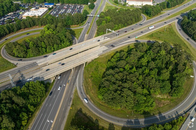 Interstate 64 offers easy access to areas surrounding Innsbrook.
