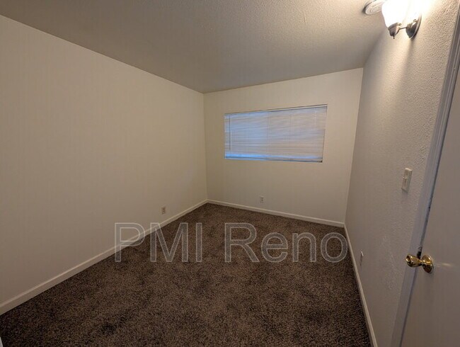 821 Spokane St unit 5, Reno, NV 89512 - photo 4