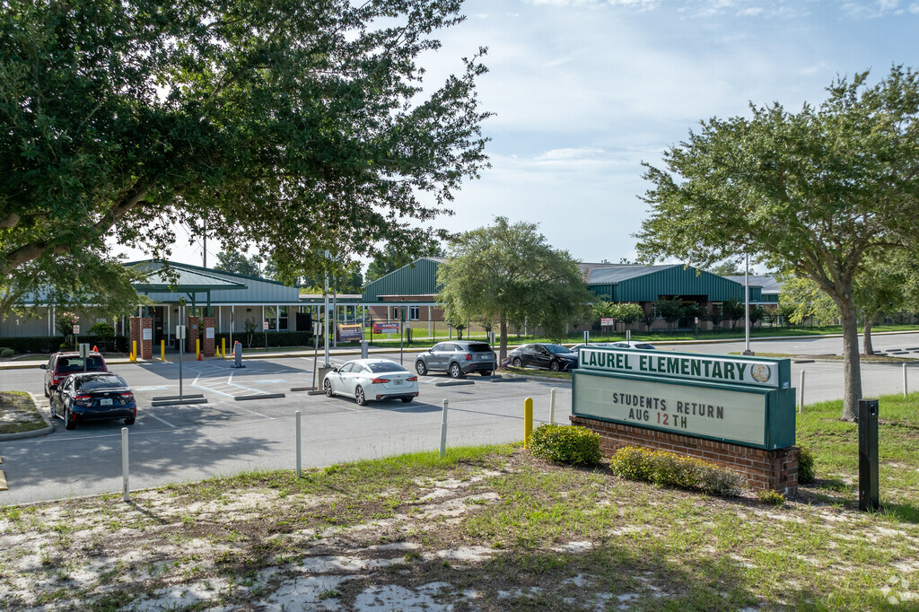 Laurel Elementary School is located at 1851 Laurel Ave, Poinciana, FL.