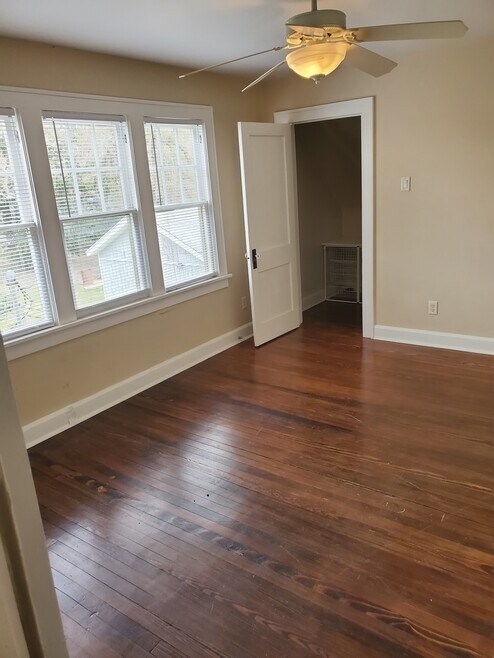 1206 E 8th St unit 3, Anderson, IN 46012 - photo 1