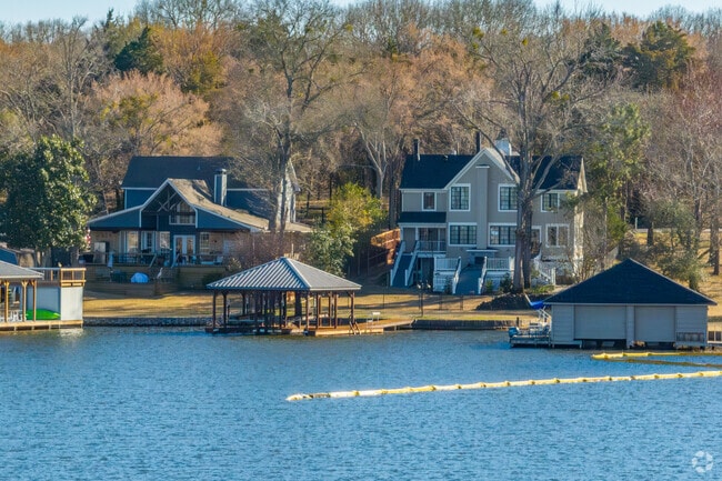 The most coveted lots in Athens are the lakefront homes on Lake Athens.