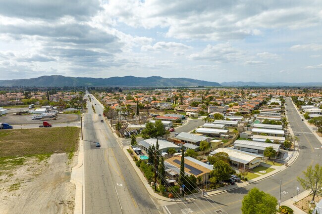 De Anza in San Jacinto offers peaceful living with scenic mountain views and a welcoming community.