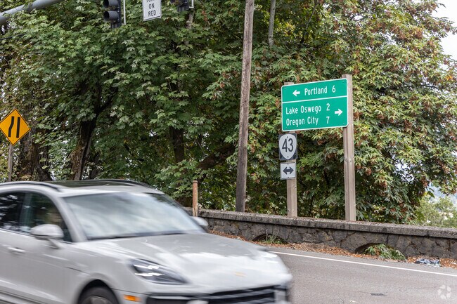 Palisades is a car-dependent area, as public transportation is not readily available.