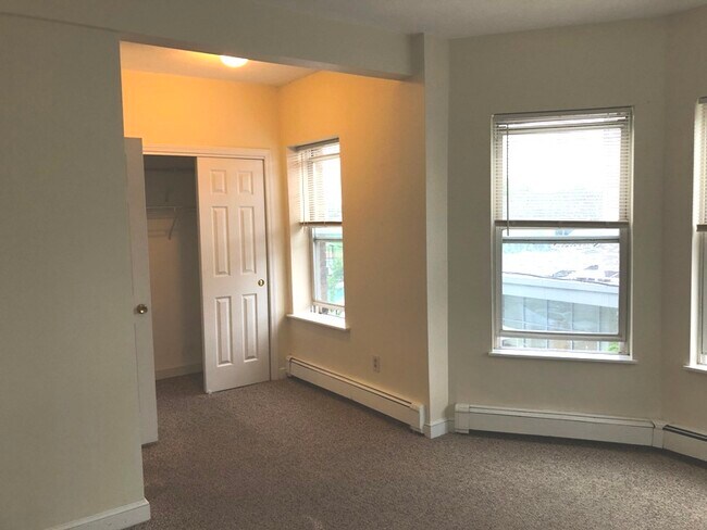 120 Berkshire St unit 6, Cambridge, MA 02141 - photo 2