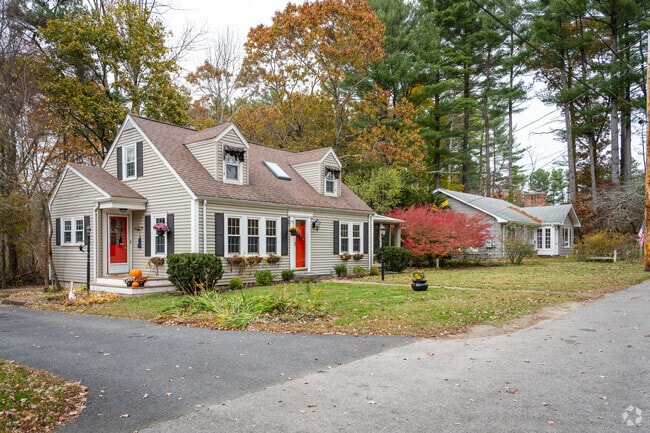 Discover the charm of Cape Cod style homes in Norton, MA.