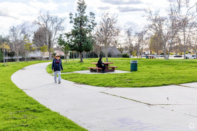 Devonwood Park is a great local park available to the neighborhood of Arleta.