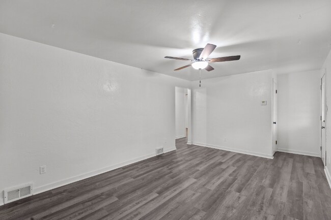851 Florence Ave unit Florence, East Mc Keesport, PA 15035 - photo 6