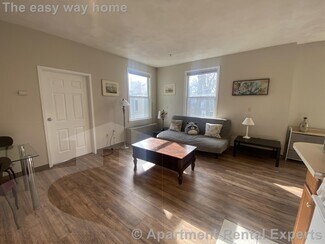 364 Harvard St Unit 10, Cambridge, MA 02138