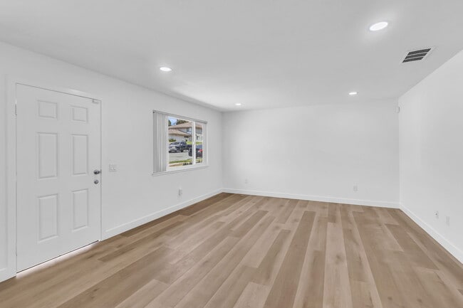 3531 Rainbow Ln, Highland, CA 92346 - photo 3