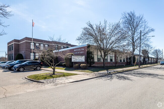 Woodlyn Elementary School in Woodlyn, PA, offers advanced placement courses for eager students.