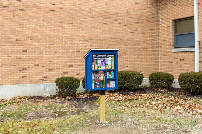 Oakview Elementary School has the opportunity to donate goods to those who need.