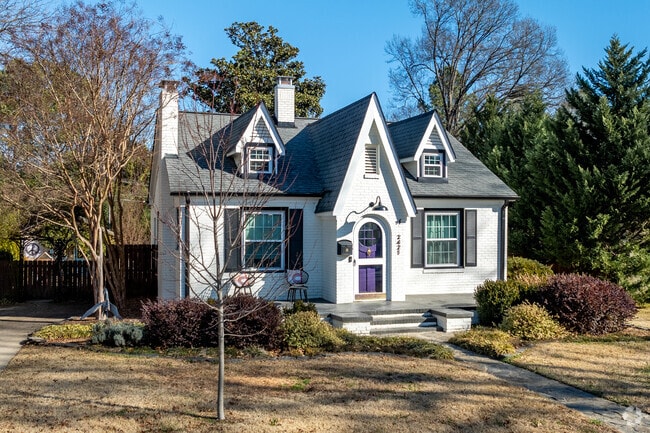 Many of the older homes in Chantilly are smaller bungalow homes.