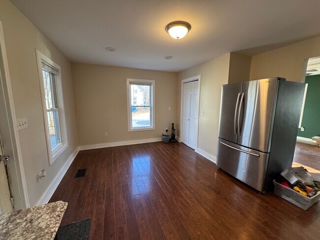 4 Library St unit 4 Library St, Allenstown, NH 03275 - photo 3