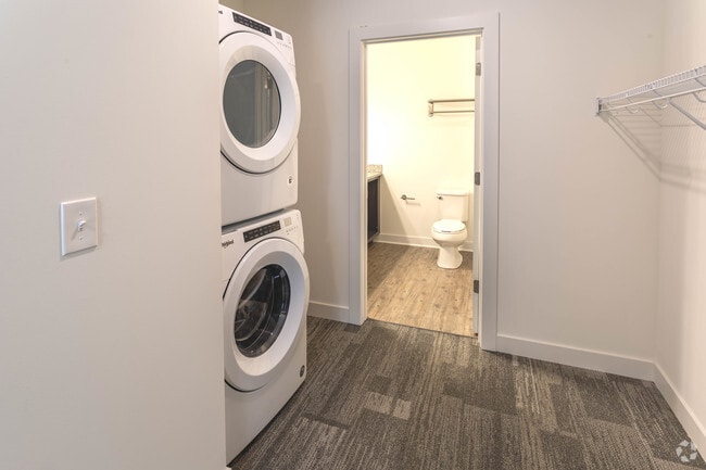 1 BR, 1 BA - Premium - 573 SF