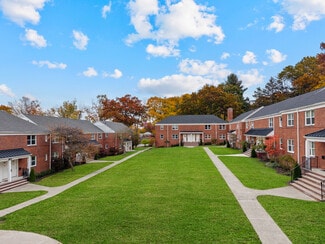 159 Fort Lee Rd, Leonia, NJ 07605