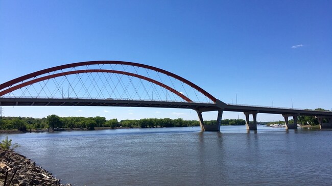 2112 Spring St unit 2, Hastings, MN 55033 - photo 4