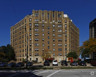 12506 Edgewater Dr, Lakewood, OH 44107