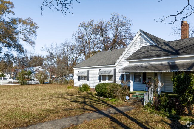 Residents of Joanna take great pride in maintaining well kept homes and yards.