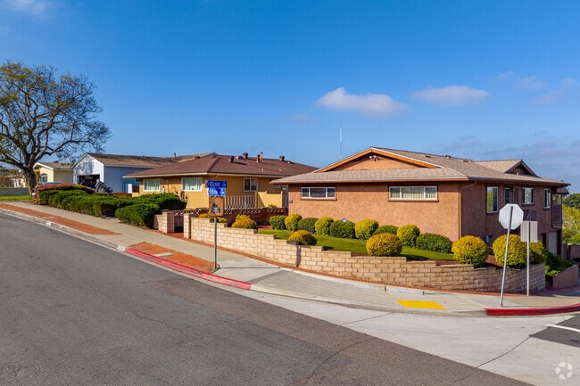 Oak Park Neighborhood showing some houses on a cul-de-sac.