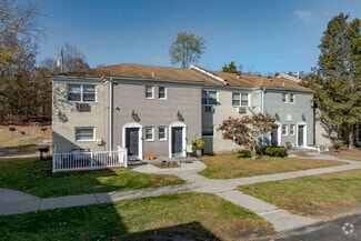 2633 South Rd, Poughkeepsie, NY 12601