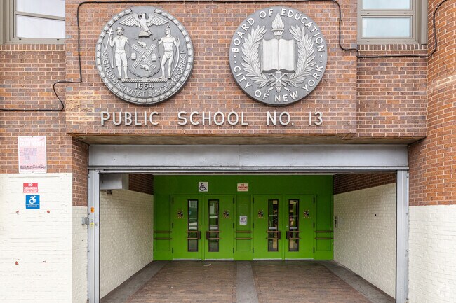 The student population is made up of 51% female students and 49% male students.