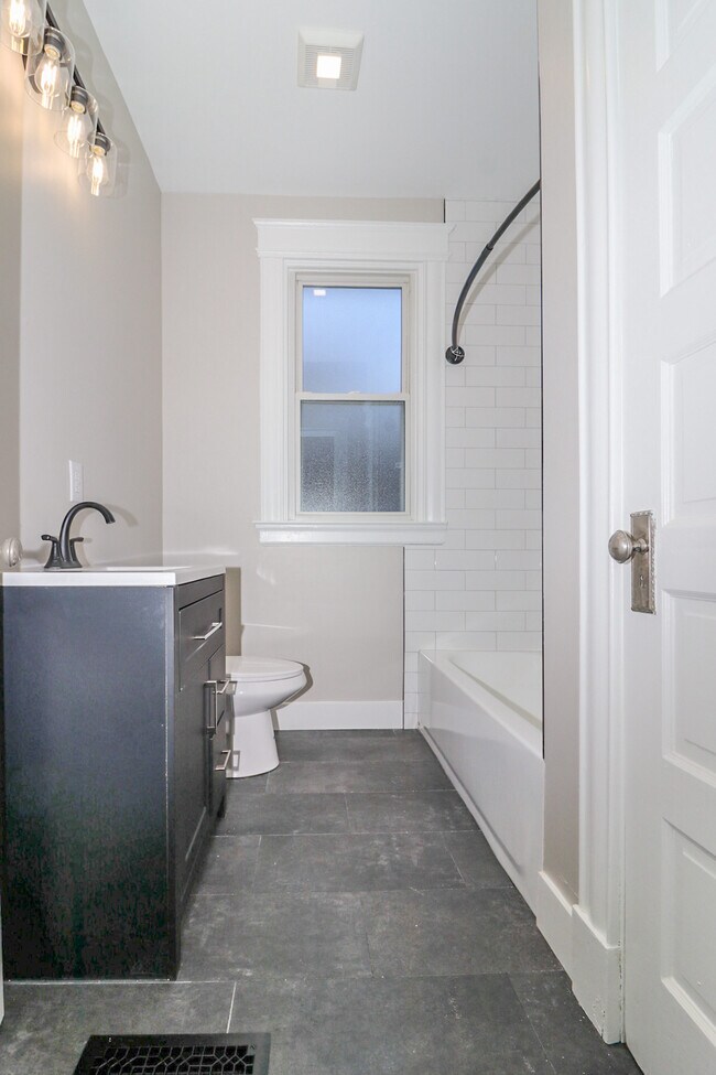 1634 Elkton Place unit 2, Cincinnati, OH 45224 - photo 7