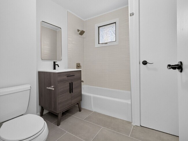 425 Medford St unit 1, Somerville, MA 02145 - photo 5