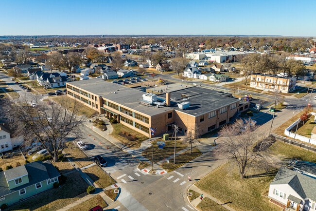 Edison Elementary School is surrounded by buildings in The West End, IA.
