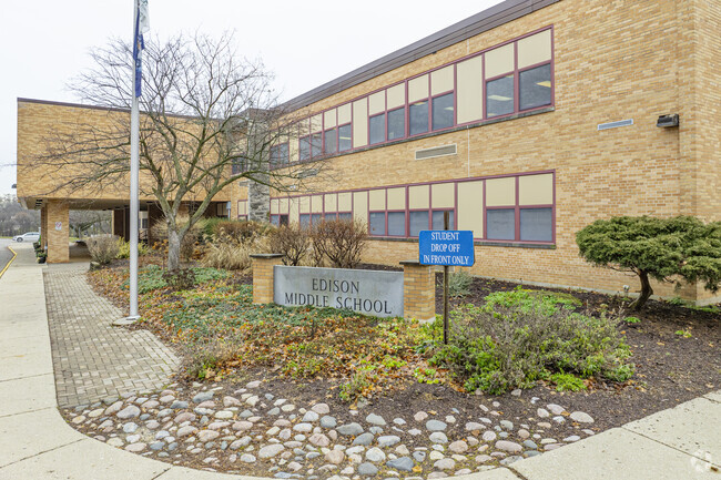 Edison Middle School is located in Wheaton and is a highly rated school.