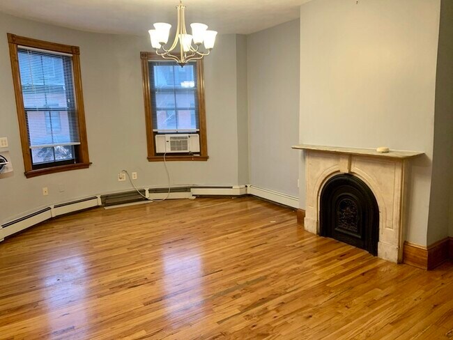 95 E Brookline St unit uni3 2-bed, Boston, MA 02118 - photo 2