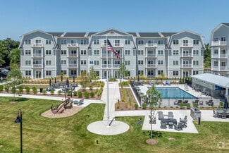 56 Maple St, Branford, CT 06405