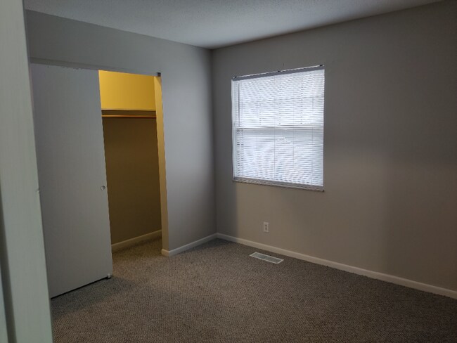 5507 Glenridge Dr, Toledo, OH 43614 - photo 6