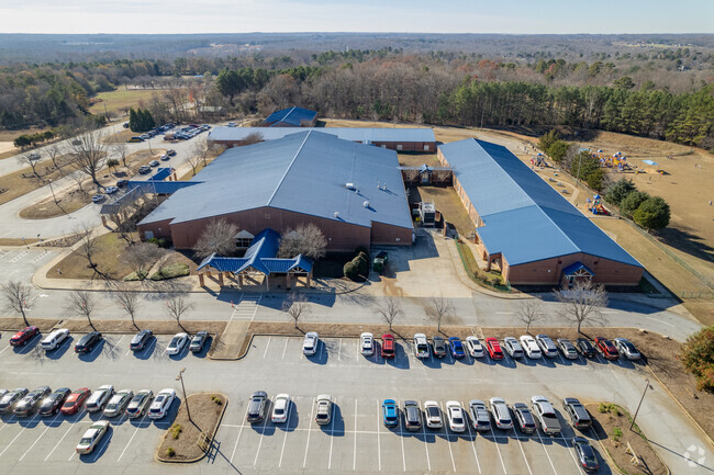River Ridge Elementary School features extensive parking for its parents and staff.
