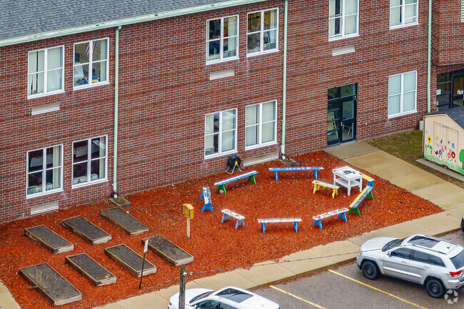 Outdoor classroom at Iris Becker Elementary School.