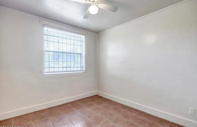 2920 Moncrief Rd unit 2924 Moncrief Rd, Jacksonville, FL 32209 - photo 3