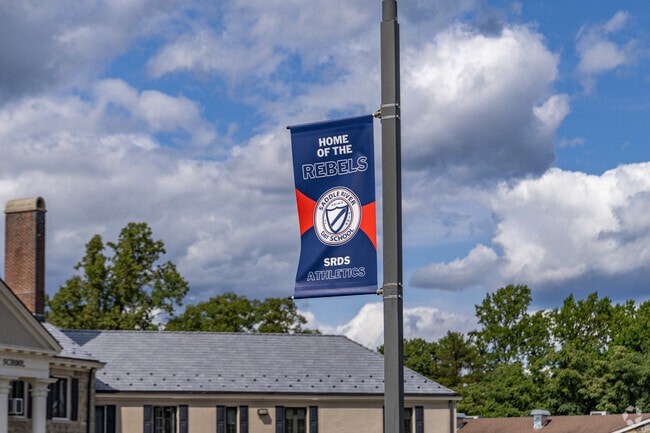 Saddle Brook Day School is an above-average public school located in Saddle Brook, NJ.