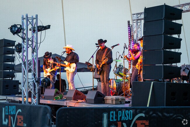 El Fresco Music Series highlights El Paso's vibrant community with live performances.