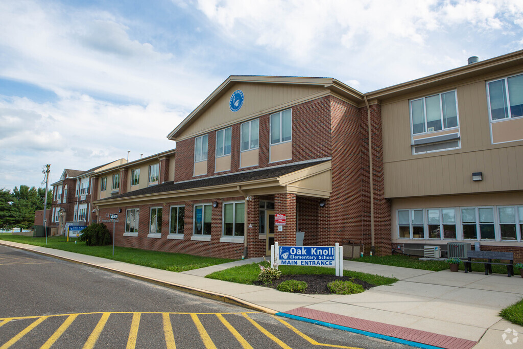 Oak Knoll Elementary School serves students in PK through 4th grade.