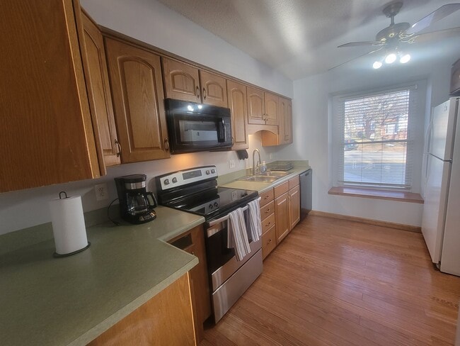 7804 Eby St unit 4, Overland Park, KS 66204 - photo 5