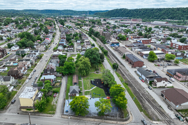 Aerial of Roosevelt Park facing towards Springdale.