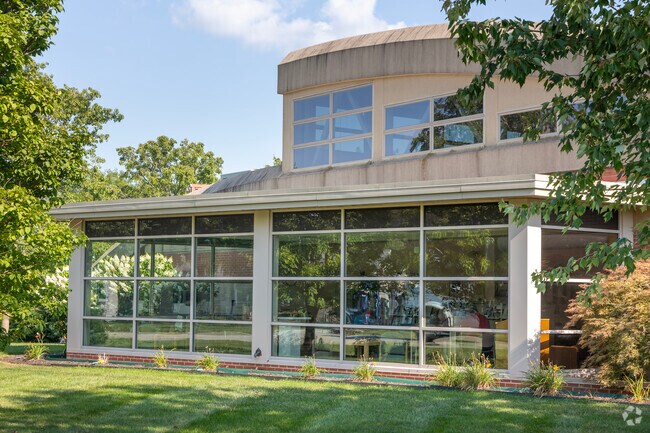 The Chatham Public Library is the nearest literary space for Piper Glen residents.