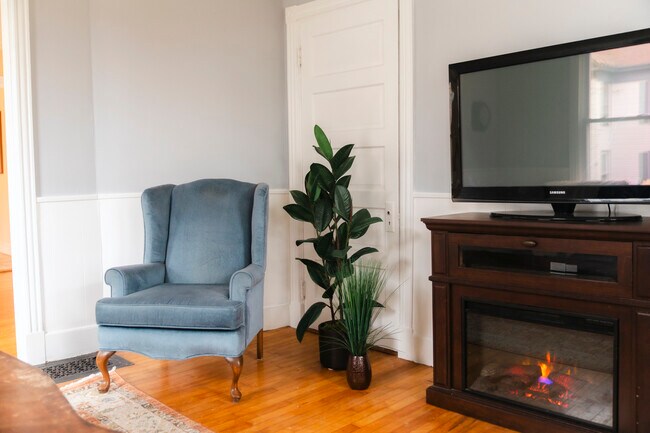 119 Sherwood St unit 1, Portland, ME 04103 - photo 4